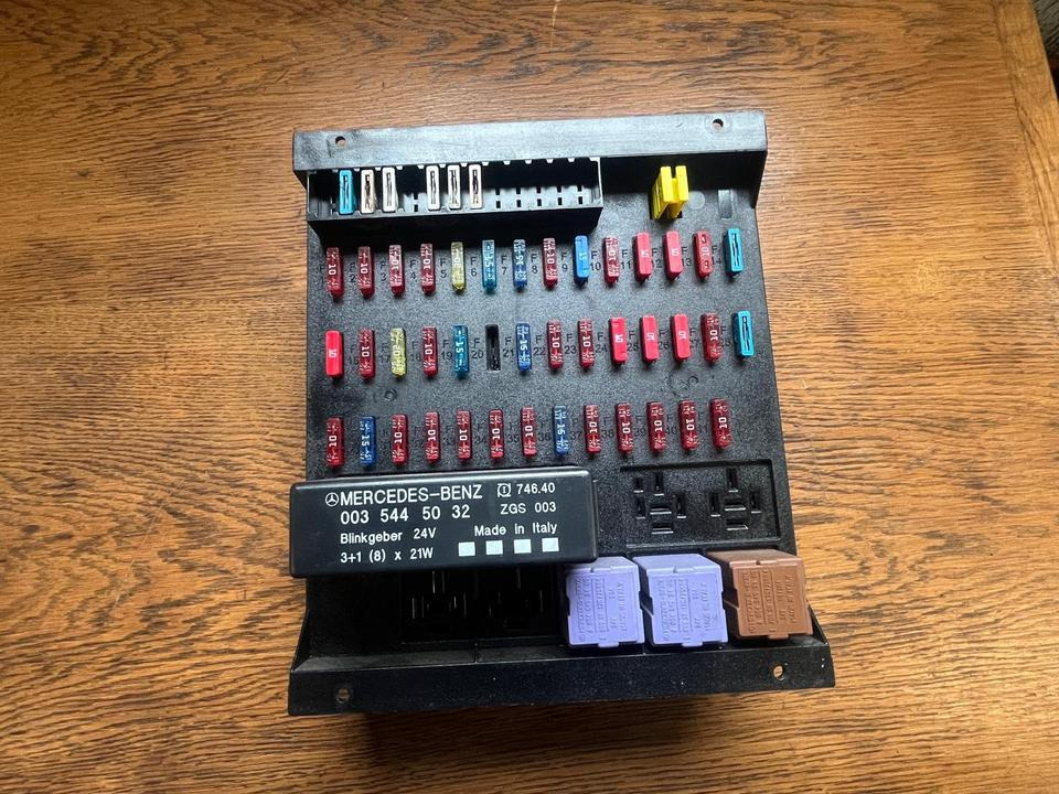 Mercedes Atego Sicherungskasten (Zentralelektrik) A0015433115 - Sigorta - Kamyon: fotoğraf 1 Mercedes Atego Sicherungskasten (Zentralelektrik) A0015433115 - Sigorta - Kamyon: fotoğraf 1