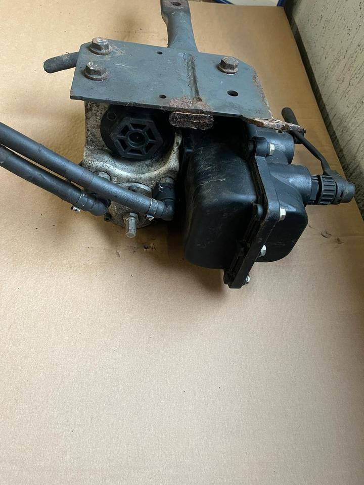 Mercedes-Benz Actros Atego EU4 EU5 AdBlue Pumpe A0001400978 - Yakıt pompasi - Kamyon: fotoğraf 4 Mercedes-Benz Actros Atego EU4 EU5 AdBlue Pumpe A0001400978 - Yakıt pompasi - Kamyon: fotoğraf 4