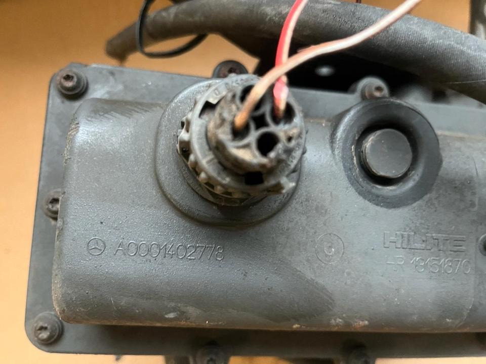 Mercedes-Benz Actros Atego EU4 EU5 AdBlue Pumpe A0001402778 - Yakıt pompasi - Kamyon: fotoğraf 2 Mercedes-Benz Actros Atego EU4 EU5 AdBlue Pumpe A0001402778 - Yakıt pompasi - Kamyon: fotoğraf 2