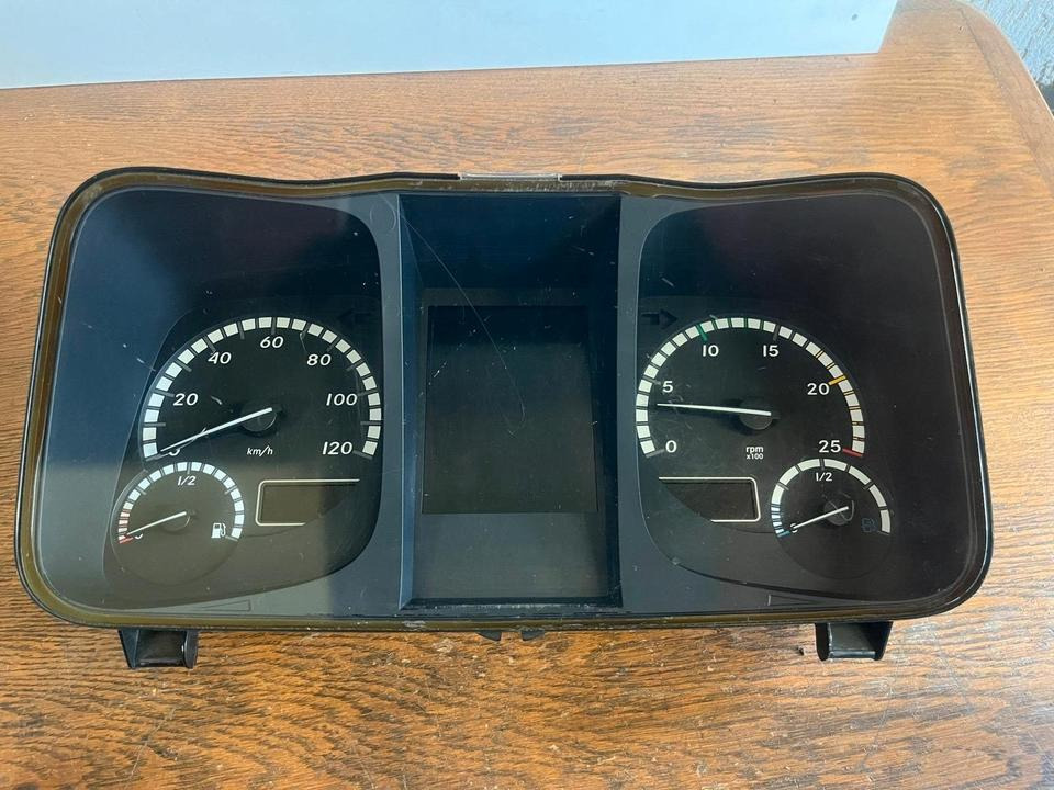 Mercedes Benz Actros MP4 Kombiinstrument / Tacho A0094460021 - Gösterge panosu - Kamyon: fotoğraf 2 Mercedes Benz Actros MP4 Kombiinstrument / Tacho A0094460021 - Gösterge panosu - Kamyon: fotoğraf 2