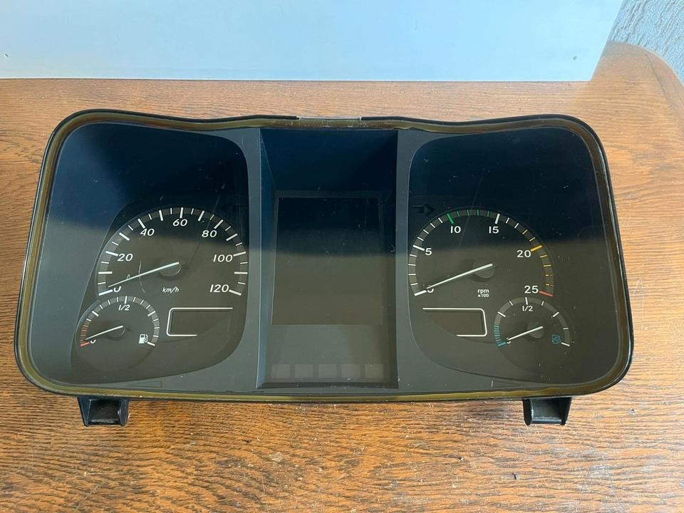 Mercedes Benz Actros MP4 Kombiinstrument / Tacho A9614467021 - Gösterge panosu - Kamyon: fotoğraf 2 Mercedes Benz Actros MP4 Kombiinstrument / Tacho A9614467021 - Gösterge panosu - Kamyon: fotoğraf 2