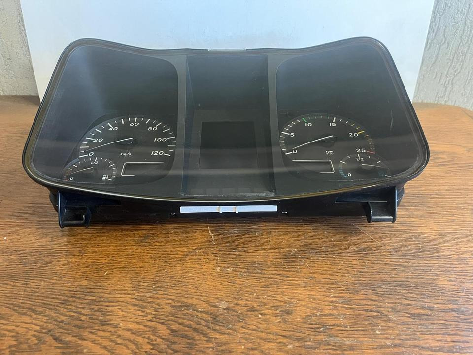 Mercedes Benz Actros MP4 Kombiinstrument / Tacho A9614467421 - Gösterge panosu - Kamyon: fotoğraf 5 Mercedes Benz Actros MP4 Kombiinstrument / Tacho A9614467421 - Gösterge panosu - Kamyon: fotoğraf 5