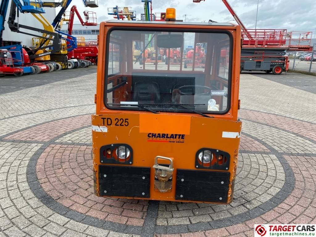 Charlatte TD225 Diesel Tow Truck Tractor 18T capacity - Akülü çekici: fotoğraf 2 Charlatte TD225 Diesel Tow Truck Tractor 18T capacity - Akülü çekici: fotoğraf 2