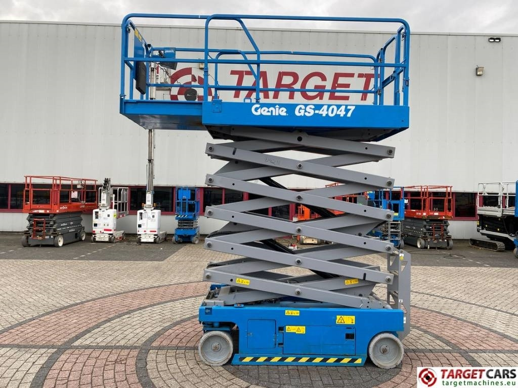 Genie GS-4047 Electric GS4047 Scissor Work Lift 1389cm - Makasli platform: fotoğraf 5 Genie GS-4047 Electric GS4047 Scissor Work Lift 1389cm - Makasli platform: fotoğraf 5