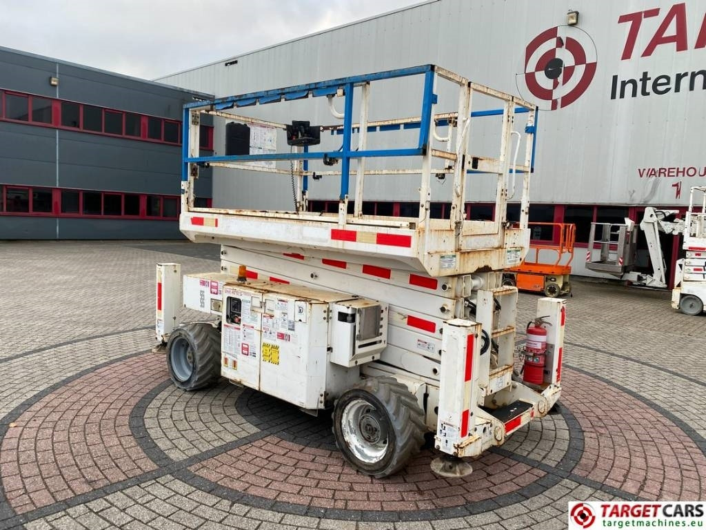 Genie GS-4069RT Diesel 4x4 Scissor Work Lift 1412cm - Makasli platform: fotoğraf 4 Genie GS-4069RT Diesel 4x4 Scissor Work Lift 1412cm - Makasli platform: fotoğraf 4
