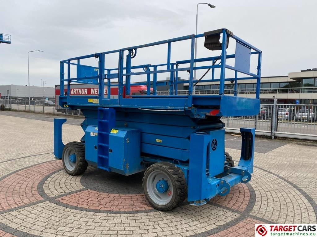 Genie GS-4390RT Diesel 4x4 Scissor Work Lift 1511cm - Makasli platform: fotoğraf 2 Genie GS-4390RT Diesel 4x4 Scissor Work Lift 1511cm - Makasli platform: fotoğraf 2