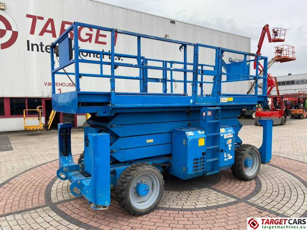 Genie GS-4390RT Diesel 4x4 Scissor Work Lift 1511cm - Makasli platform: fotoğraf 1 Genie GS-4390RT Diesel 4x4 Scissor Work Lift 1511cm - Makasli platform: fotoğraf 1
