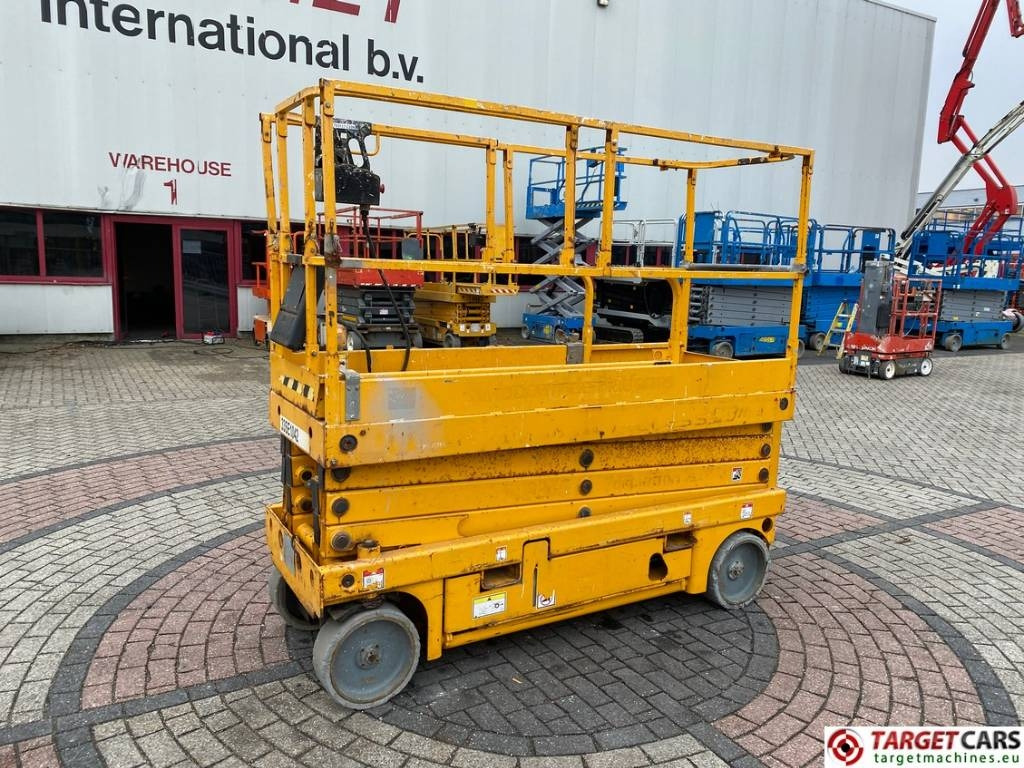 Haulotte Compact 10N Electric Scissor Work Lift 1000cm - Makasli platform: fotoğraf 1 Haulotte Compact 10N Electric Scissor Work Lift 1000cm - Makasli platform: fotoğraf 1