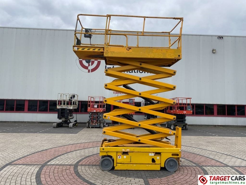 Haulotte Compact 14 Electric Scissor Work Lift 1385cm - Makasli platform: fotoğraf 5 Haulotte Compact 14 Electric Scissor Work Lift 1385cm - Makasli platform: fotoğraf 5