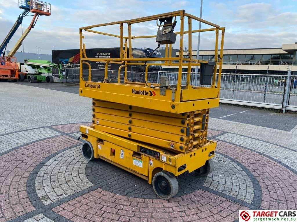 Haulotte Compact 14 Electric Scissor Work Lift 1385cm - Makasli platform: fotoğraf 2 Haulotte Compact 14 Electric Scissor Work Lift 1385cm - Makasli platform: fotoğraf 2
