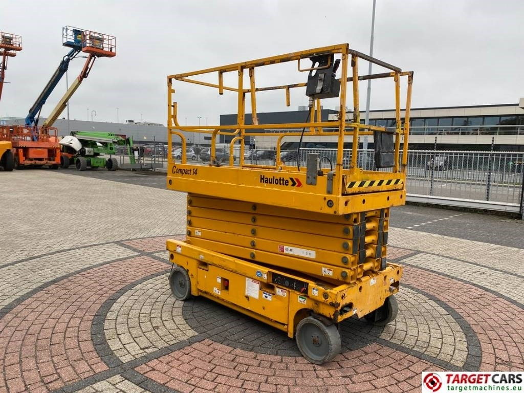 Haulotte Compact 14 Electric Scissor Work Lift 1385cm - Makasli platform: fotoğraf 2 Haulotte Compact 14 Electric Scissor Work Lift 1385cm - Makasli platform: fotoğraf 2