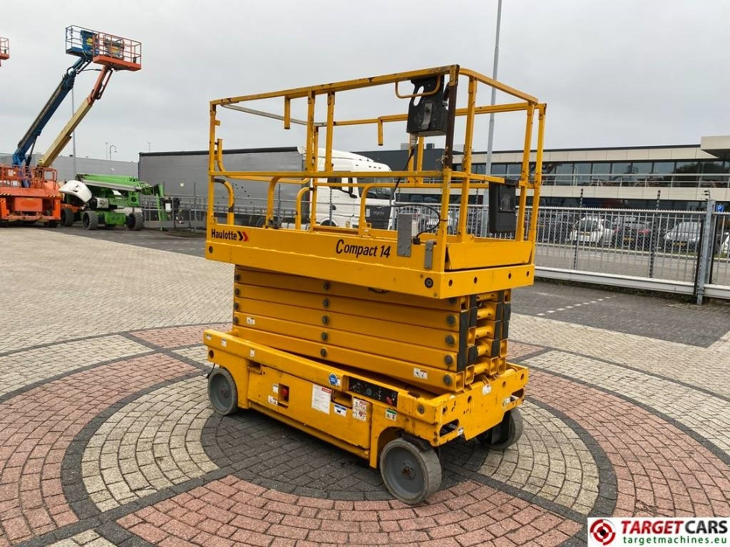 Haulotte Compact 14 Electric Scissor Work Lift 1385cm - Makasli platform: fotoğraf 2 Haulotte Compact 14 Electric Scissor Work Lift 1385cm - Makasli platform: fotoğraf 2