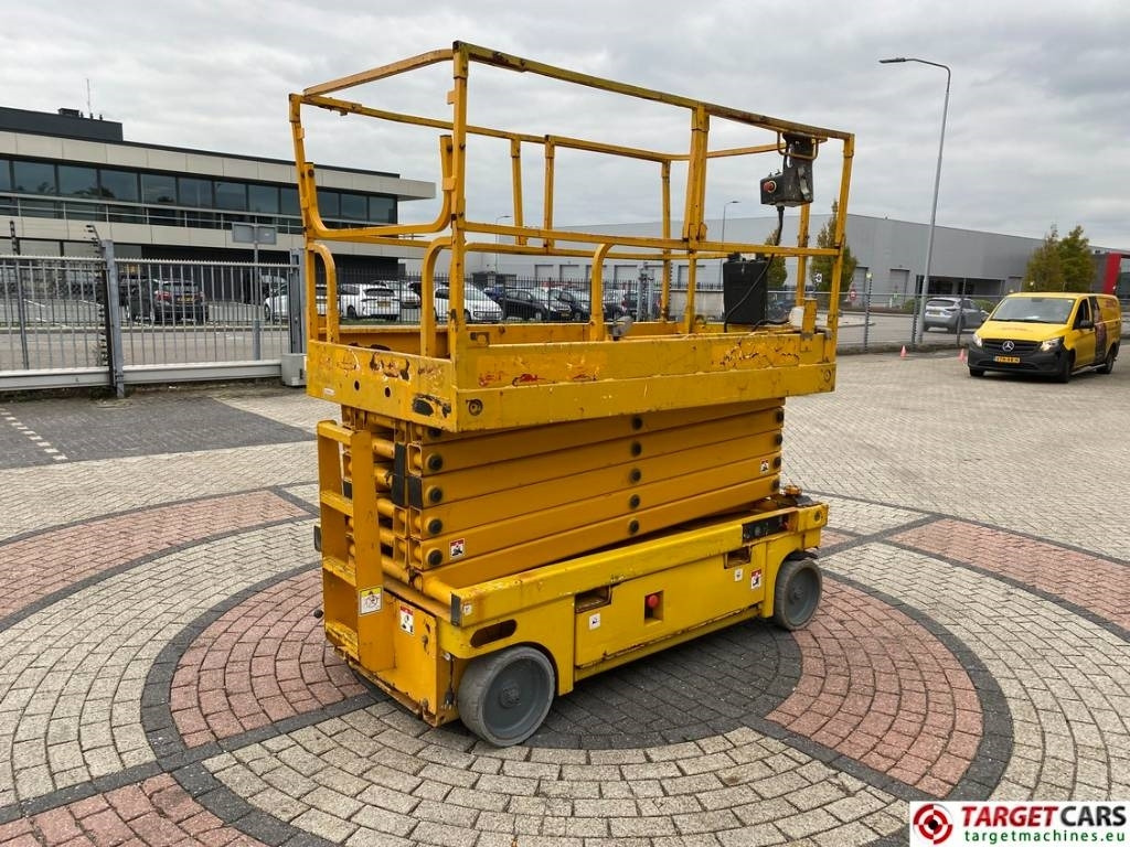 Haulotte Compact 14 Electric Scissor Work Lift 1385cm - Makasli platform: fotoğraf 3 Haulotte Compact 14 Electric Scissor Work Lift 1385cm - Makasli platform: fotoğraf 3