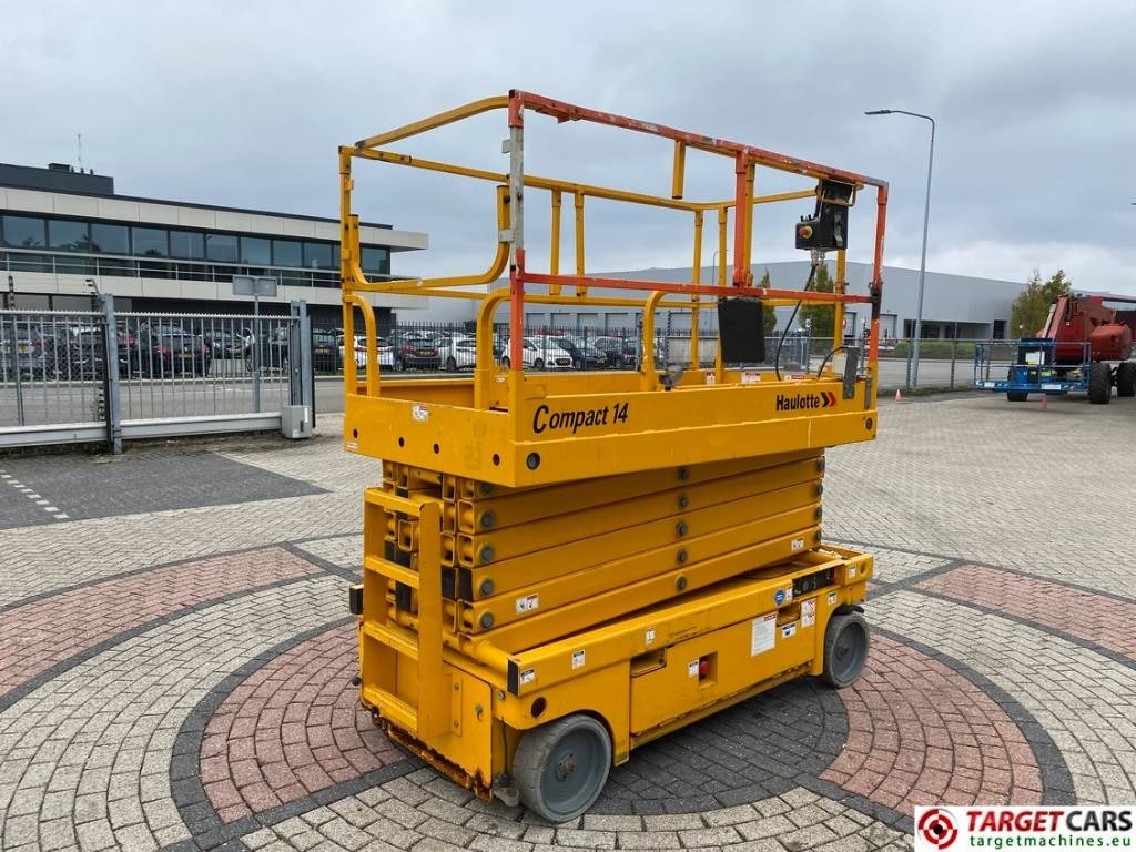 Haulotte Compact 14 Electric Scissor Work Lift 1385cm - Makasli platform: fotoğraf 3 Haulotte Compact 14 Electric Scissor Work Lift 1385cm - Makasli platform: fotoğraf 3