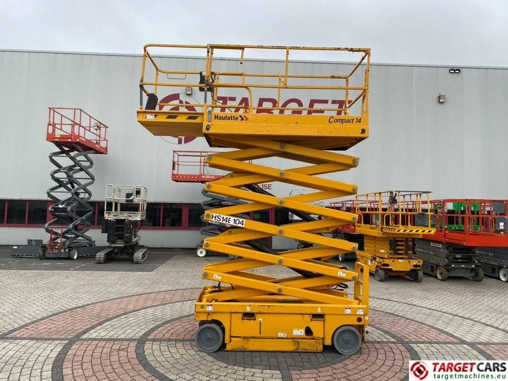 Haulotte Compact 14 Electric Scissor Work lift 1385cm - Makasli platform: fotoğraf 5 Haulotte Compact 14 Electric Scissor Work lift 1385cm - Makasli platform: fotoğraf 5