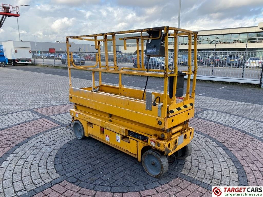 Haulotte Compact 8 Elecftric Scissor Work Lift 818cm - Makasli platform: fotoğraf 2 Haulotte Compact 8 Elecftric Scissor Work Lift 818cm - Makasli platform: fotoğraf 2