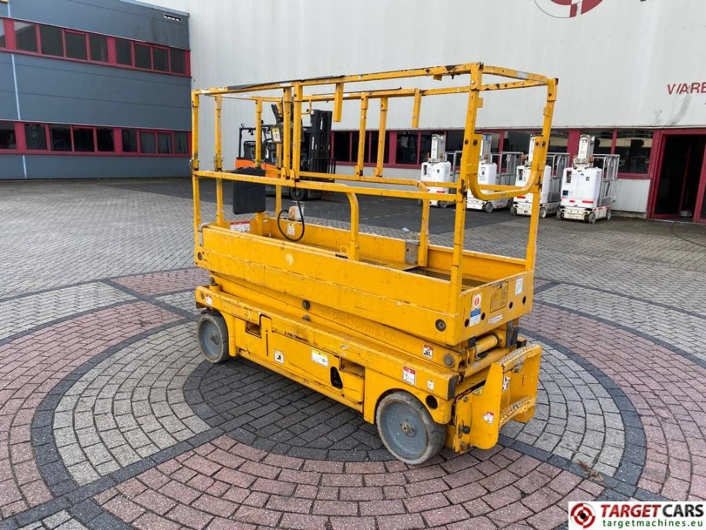 Haulotte Compact 8 Elecftric Scissor Work Lift 818cm - Makasli platform: fotoğraf 4 Haulotte Compact 8 Elecftric Scissor Work Lift 818cm - Makasli platform: fotoğraf 4