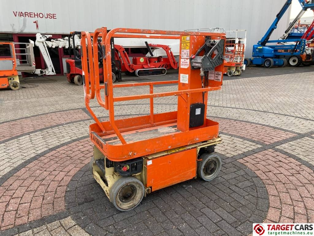 JLG 1230ES Electric Vertical Mast Work Lift 566cm - Dikey platform: fotoğraf 1 JLG 1230ES Electric Vertical Mast Work Lift 566cm - Dikey platform: fotoğraf 1