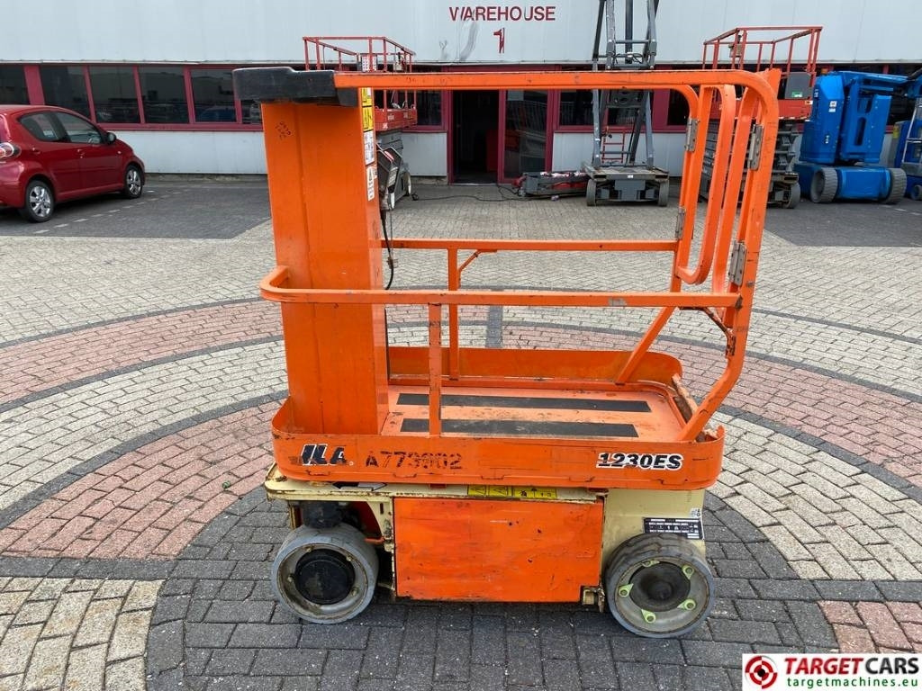 JLG 1230ES Electric Vertical Mast Work Lift 566cm - Dikey platform: fotoğraf 5 JLG 1230ES Electric Vertical Mast Work Lift 566cm - Dikey platform: fotoğraf 5