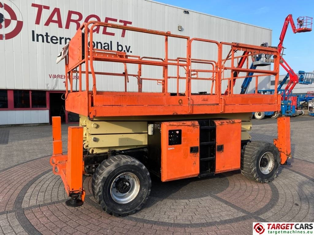 JLG 330LRT Diesel 4x4 Scissor Work Lift 1200cm - Makasli platform: fotoğraf 1 JLG 330LRT Diesel 4x4 Scissor Work Lift 1200cm - Makasli platform: fotoğraf 1
