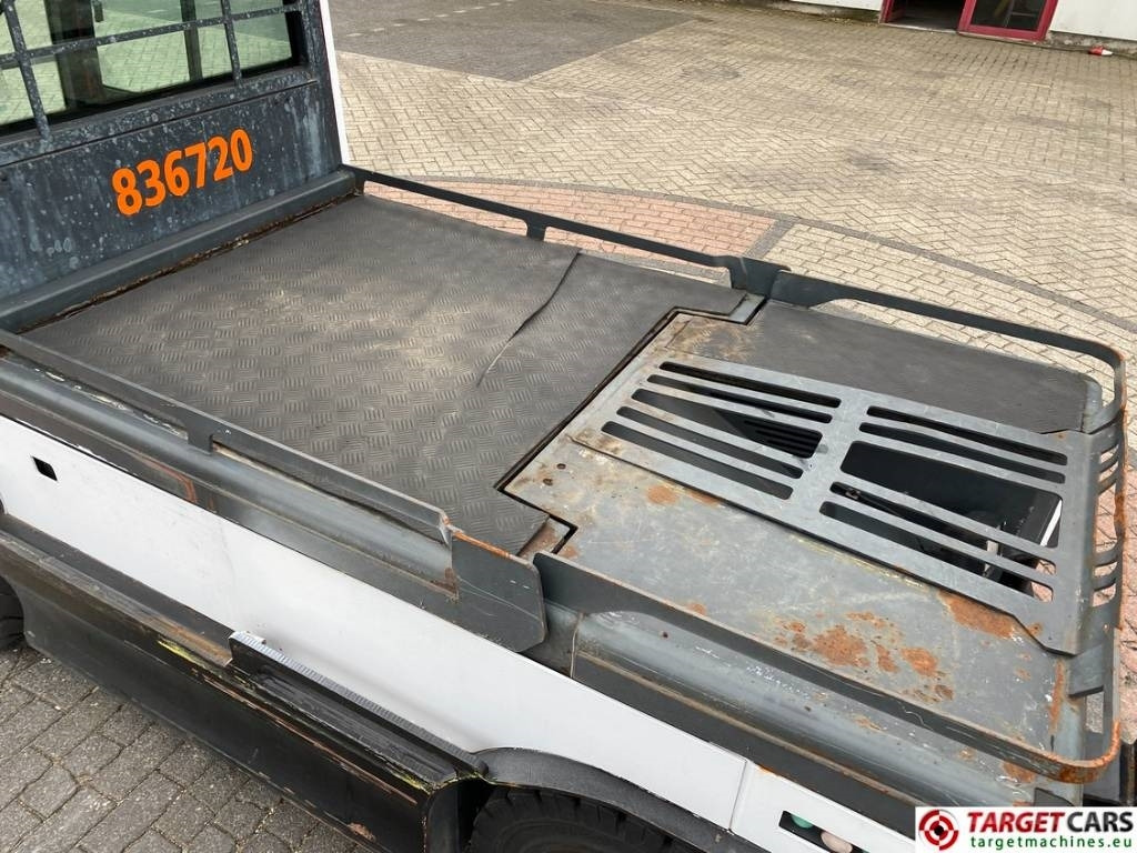 Linde P250 Tow Tug Truck Tractor Electric 80V Max 25T - Belediye traktör: fotoğraf 5 Linde P250 Tow Tug Truck Tractor Electric 80V Max 25T - Belediye traktör: fotoğraf 5