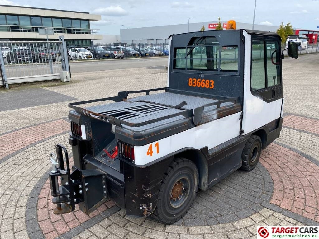 Linde P250 Tow Tug Truck Tractor Electric 80V max 25T - Belediye traktör: fotoğraf 3 Linde P250 Tow Tug Truck Tractor Electric 80V max 25T - Belediye traktör: fotoğraf 3