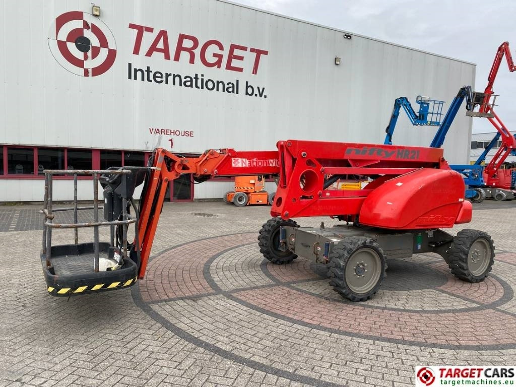Niftylift HR21D Diesel 4x4 Articulated Boom Work Lift 2080cm - Eklemli platform: fotoğraf 1 Niftylift HR21D Diesel 4x4 Articulated Boom Work Lift 2080cm - Eklemli platform: fotoğraf 1