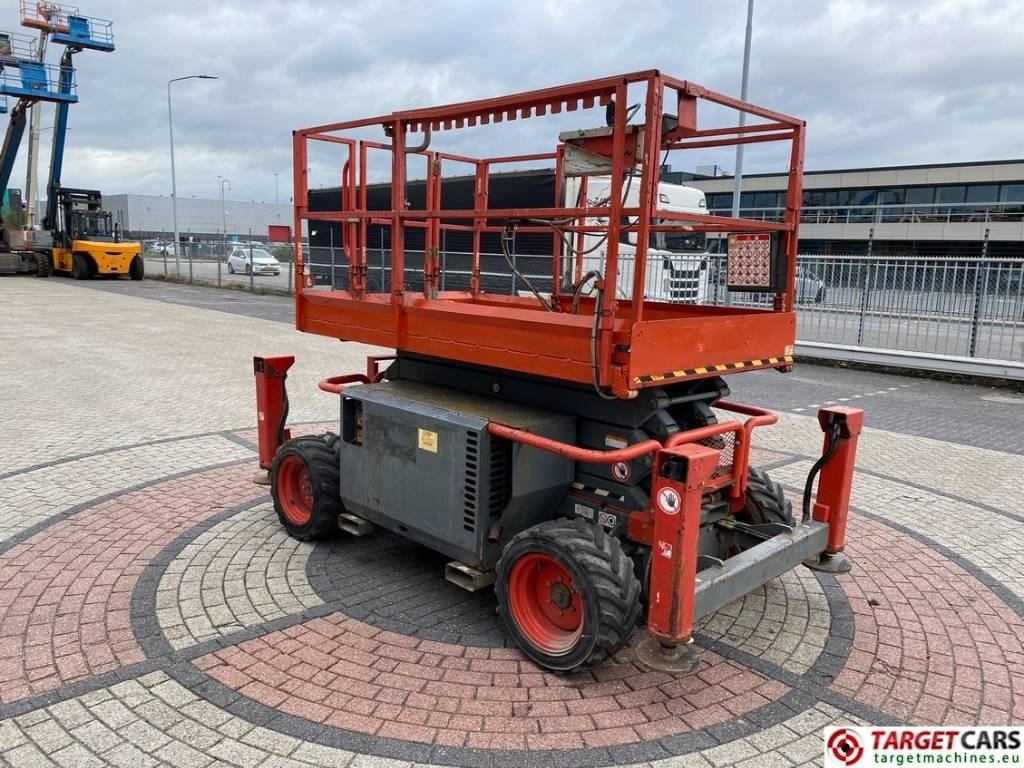 SkyJack SJ6832RT Diesel 4x4 Scissor 6832 Work Lift 1180cm - Makasli platform: fotoğraf 2 SkyJack SJ6832RT Diesel 4x4 Scissor 6832 Work Lift 1180cm - Makasli platform: fotoğraf 2