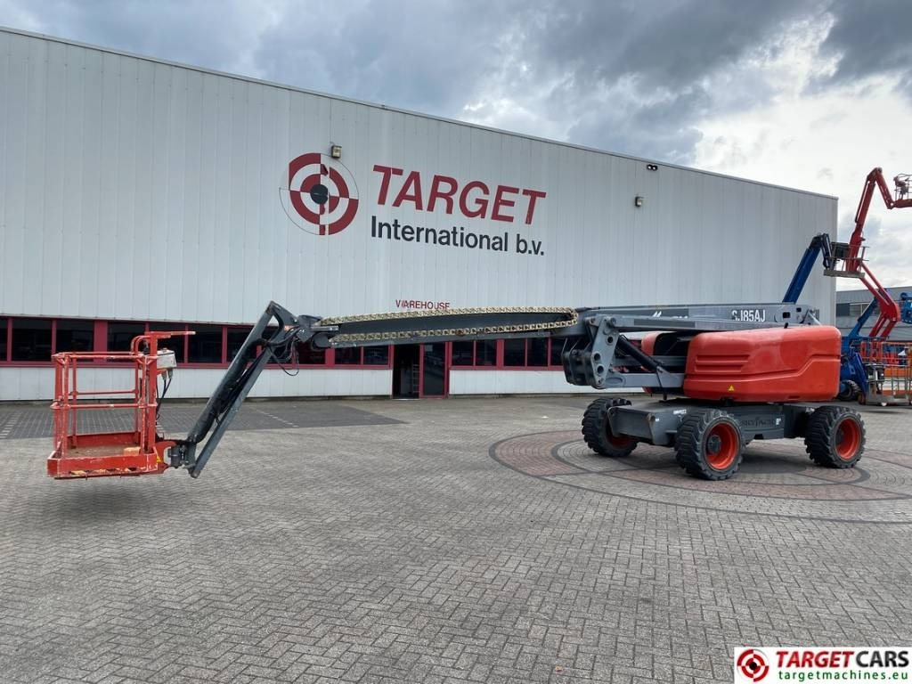 SkyJack SJ85AJ Articulated 4x4 Diesel Boom WorkLift 2791cm - Eklemli platform: fotoğraf 1 SkyJack SJ85AJ Articulated 4x4 Diesel Boom WorkLift 2791cm - Eklemli platform: fotoğraf 1