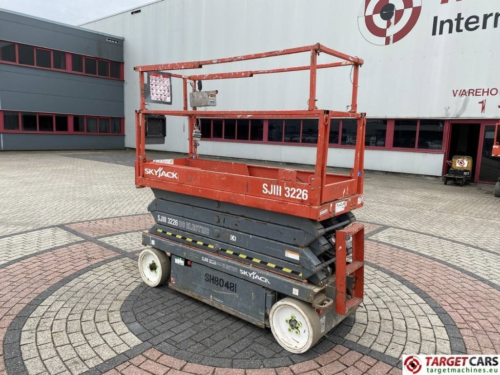 SkyJack SJIII-3226 Electric Scissor Work Lift 990cm - Makasli platform: fotoğraf 4 SkyJack SJIII-3226 Electric Scissor Work Lift 990cm - Makasli platform: fotoğraf 4