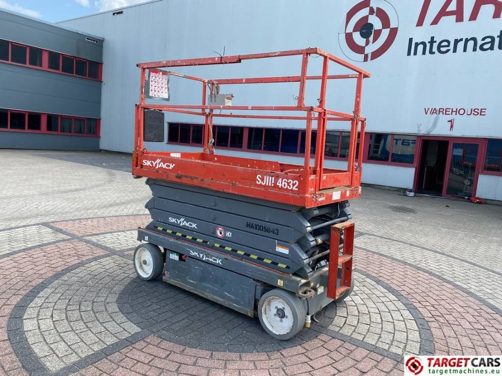 SkyJack SJIII-4632 Electric 4632 Scissor Work Lift 1170cm - Makasli platform: fotoğraf 4 SkyJack SJIII-4632 Electric 4632 Scissor Work Lift 1170cm - Makasli platform: fotoğraf 4