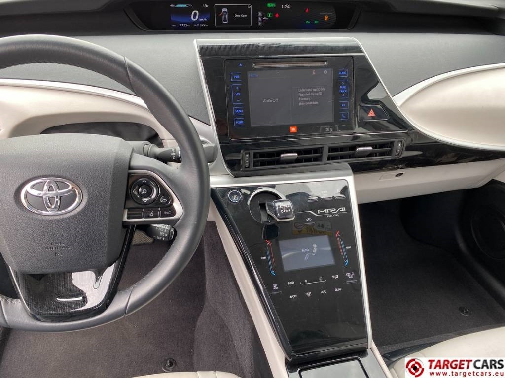 Sedan araba Toyota Mirai FCV HydroGen FuelCell: fotoğraf 9