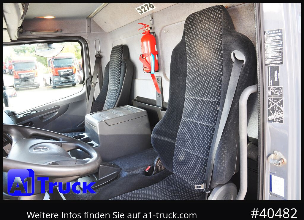 MERCEDES-BENZ 1824 LL Carrier 950 Mt, 3 Kammern, Automatik - Refrijeratör kamyon: fotoğraf 5 MERCEDES-BENZ 1824 LL Carrier 950 Mt, 3 Kammern, Automatik - Refrijeratör kamyon: fotoğraf 5