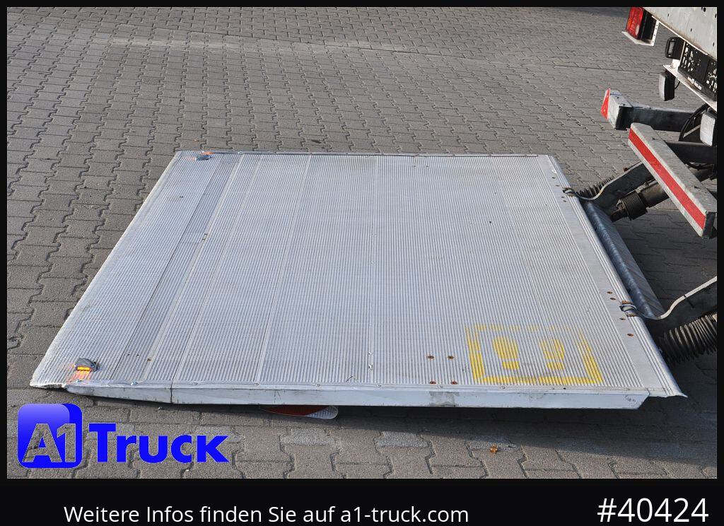 SCHMITZ Getränke, Lenkachse, LBW, Ladebordwand, kurzer Aufbau - Tenteli dorse: fotoğraf 2 SCHMITZ Getränke, Lenkachse, LBW, Ladebordwand, kurzer Aufbau - Tenteli dorse: fotoğraf 2