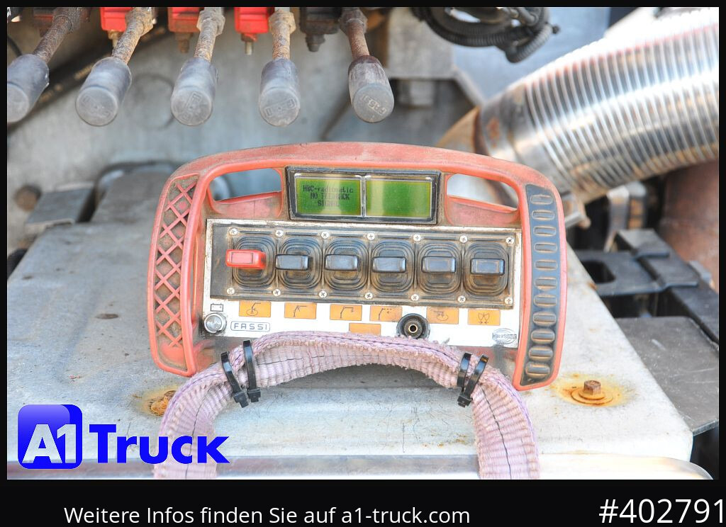 VOLVO FMX 330 Singel Tire 4x4 Blatt/Blatt Fassi F 135 - Sal/ Açık kasa kamyon, Vinçli kamyon: fotoğraf 4 VOLVO FMX 330 Singel Tire 4x4 Blatt/Blatt Fassi F 135 - Sal/ Açık kasa kamyon, Vinçli kamyon: fotoğraf 4