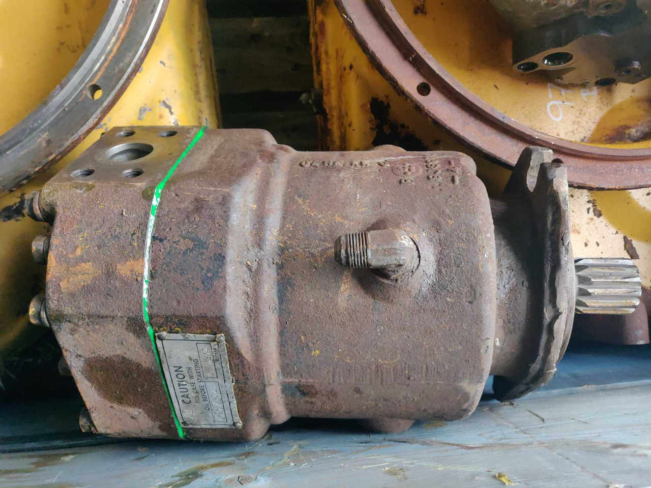 Caterpillar 225 MOTORE IDRAULICO ROTAZIONE - Hidrolik motor - İş makinaları: fotoğraf 1 Caterpillar 225 MOTORE IDRAULICO ROTAZIONE - Hidrolik motor - İş makinaları: fotoğraf 1