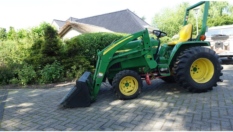 John Deere 790 4x4 SCHADE--UNFALL-- ACCIDENT - Traktör: fotoğraf 1 John Deere 790 4x4 SCHADE--UNFALL-- ACCIDENT - Traktör: fotoğraf 1