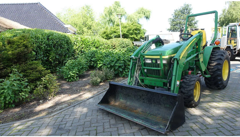 John Deere 790 4x4 SCHADE--UNFALL-- ACCIDENT - Traktör: fotoğraf 2 John Deere 790 4x4 SCHADE--UNFALL-- ACCIDENT - Traktör: fotoğraf 2