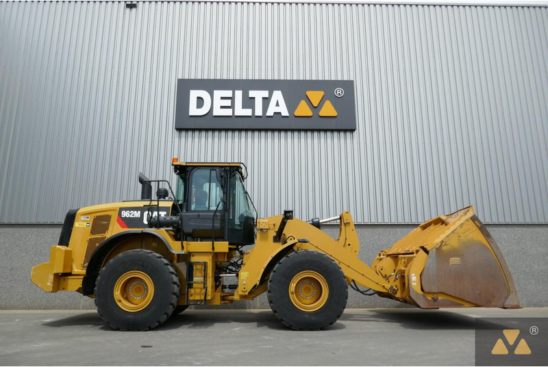 Caterpillar 962M - Tekerlekli yükleyici: fotoğraf 2 Caterpillar 962M - Tekerlekli yükleyici: fotoğraf 2