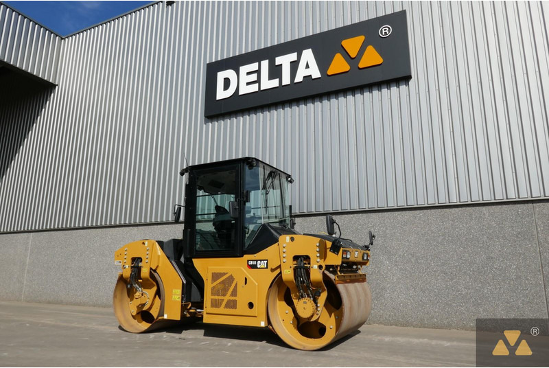 Caterpillar CB10 - Silindir makinesi: fotoğraf 3 Caterpillar CB10 - Silindir makinesi: fotoğraf 3