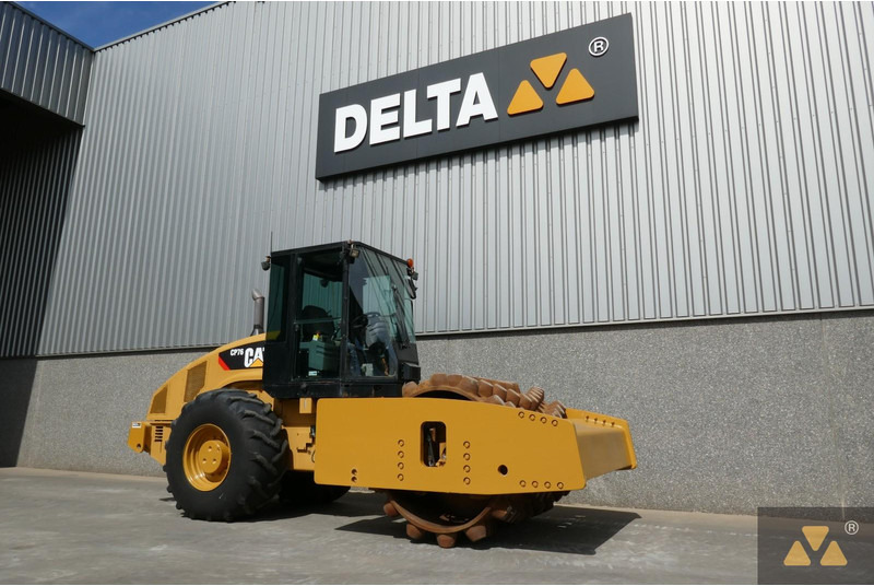 Caterpillar CP76 - Silindir makinesi: fotoğraf 3 Caterpillar CP76 - Silindir makinesi: fotoğraf 3
