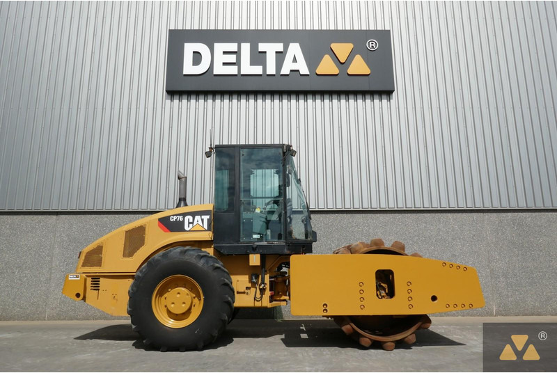 Caterpillar CP76 - Silindir makinesi: fotoğraf 2 Caterpillar CP76 - Silindir makinesi: fotoğraf 2