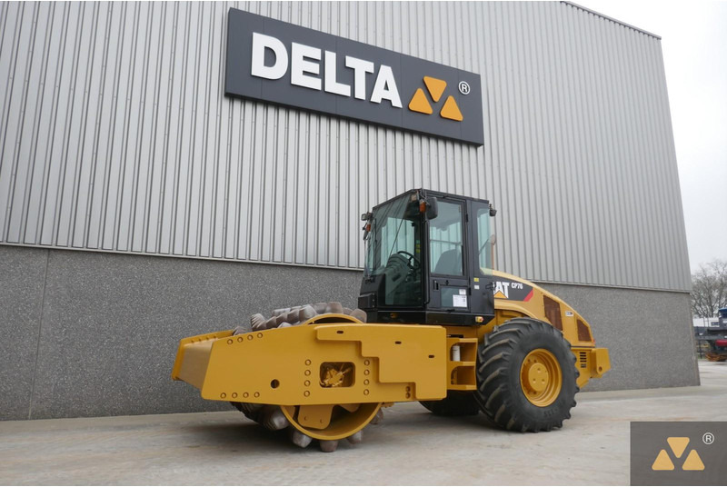 Caterpillar CP76 - Silindir makinesi: fotoğraf 4 Caterpillar CP76 - Silindir makinesi: fotoğraf 4