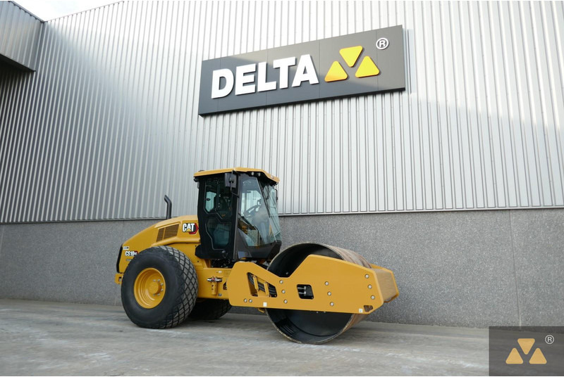 Caterpillar CS10GC - Silindir makinesi: fotoğraf 3 Caterpillar CS10GC - Silindir makinesi: fotoğraf 3