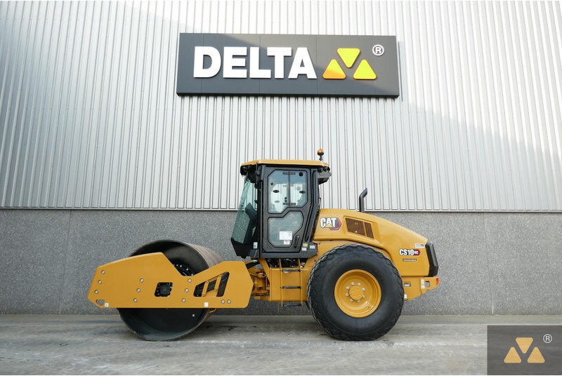 Caterpillar CS10GC - Silindir makinesi: fotoğraf 1 Caterpillar CS10GC - Silindir makinesi: fotoğraf 1