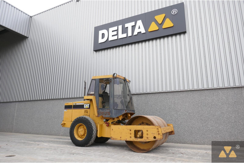 Caterpillar CS433C - Silindir makinesi: fotoğraf 3 Caterpillar CS433C - Silindir makinesi: fotoğraf 3