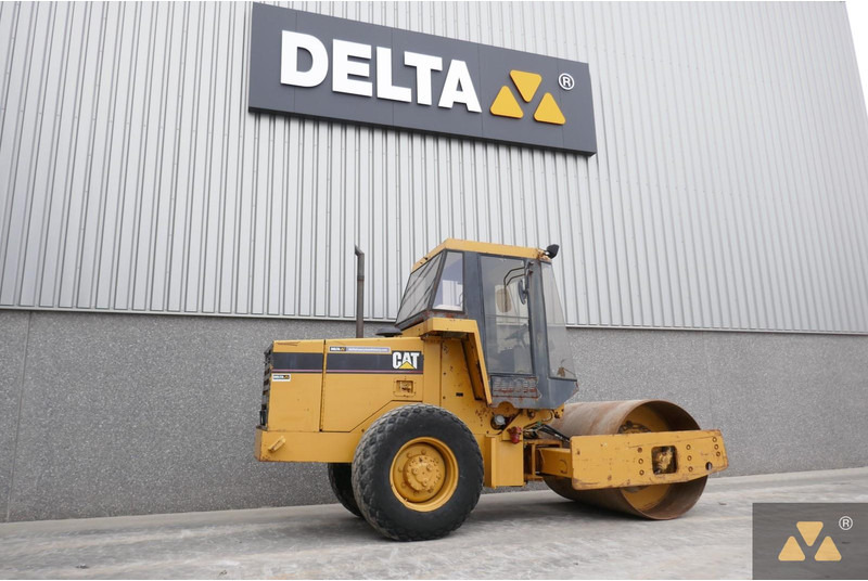 Caterpillar CS433C - Silindir makinesi: fotoğraf 5 Caterpillar CS433C - Silindir makinesi: fotoğraf 5