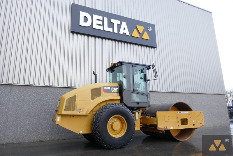Caterpillar CS64B - Silindir makinesi: fotoğraf 5 Caterpillar CS64B - Silindir makinesi: fotoğraf 5