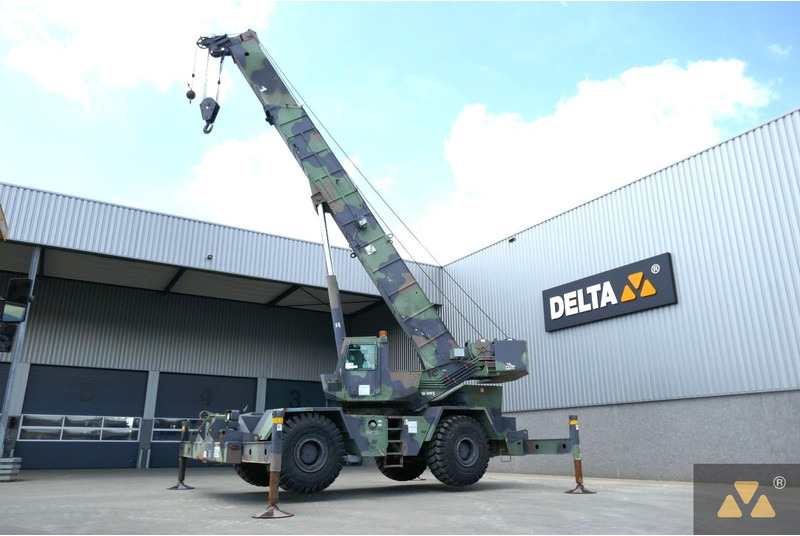 Grove RT875 Ex-army - Arazi tipi vinç: fotoğraf 3 Grove RT875 Ex-army - Arazi tipi vinç: fotoğraf 3