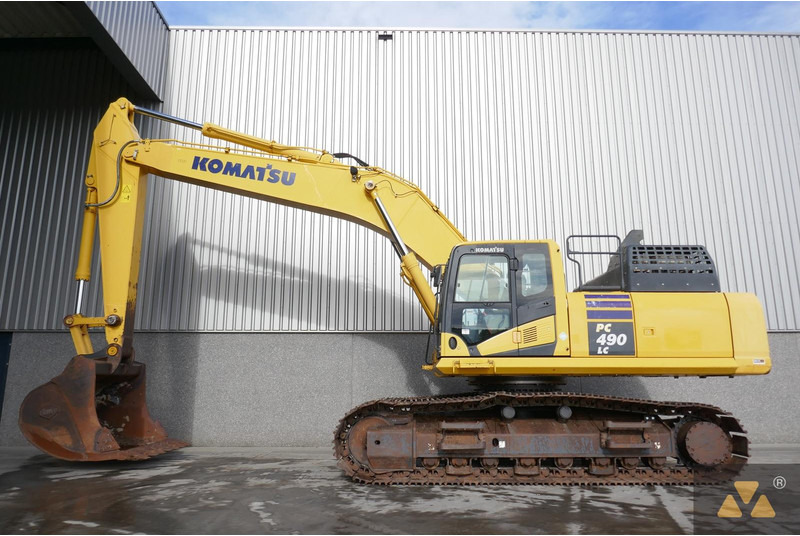 Paletli ekskavatör Komatsu PC490LC-11: fotoğraf 1
